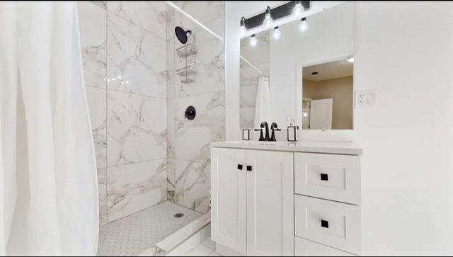 1130 S Sacramento Boulevard, Chicago, IL 60612