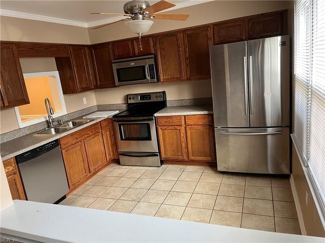 112 Havershaw DR, Yorktown, VA 23692