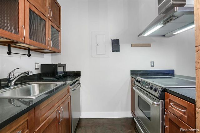 6533 E. Jefferson Avenue 413W, Detroit, MI 48207