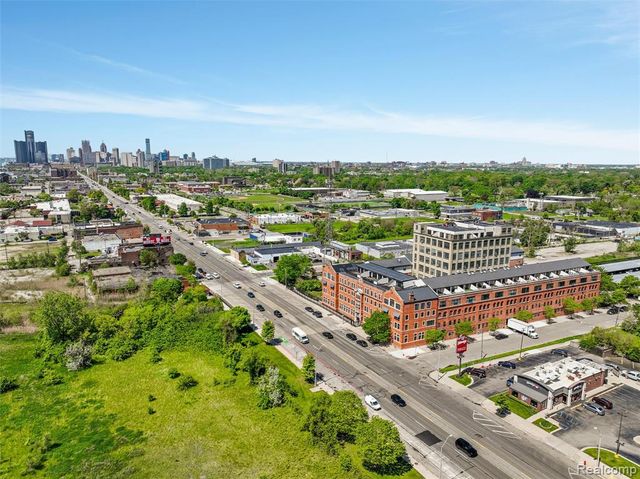 6533 E. Jefferson Avenue 413W, Detroit, MI 48207