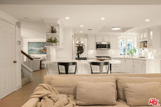 2233 Country Park Court, Thousand Oaks, CA 91362