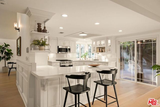 2233 Country Park Court, Thousand Oaks, CA 91362