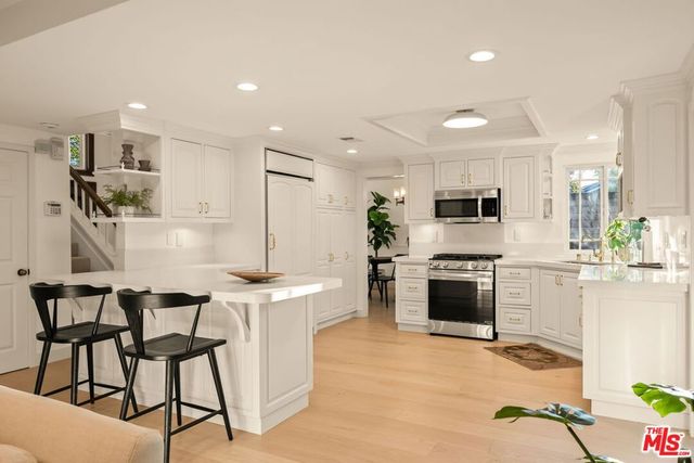 2233 Country Park Court, Thousand Oaks, CA 91362