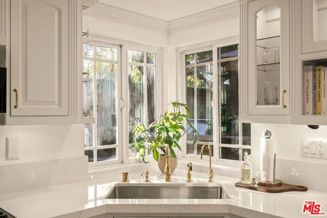 2233 Country Park Court, Thousand Oaks, CA 91362