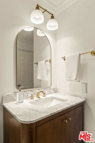 2233 Country Park Court, Thousand Oaks, CA 91362