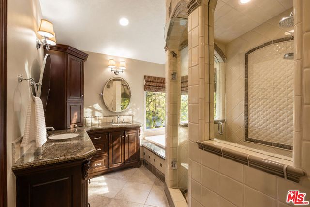 2233 Country Park Court, Thousand Oaks, CA 91362