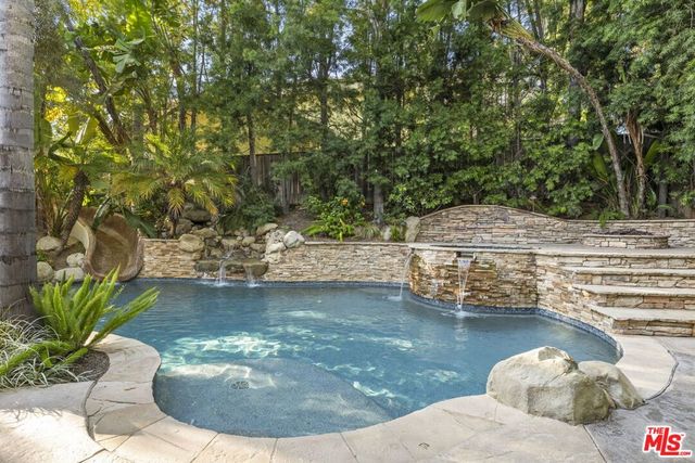 2233 Country Park Court, Thousand Oaks, CA 91362