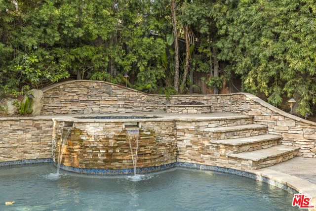 2233 Country Park Court, Thousand Oaks, CA 91362