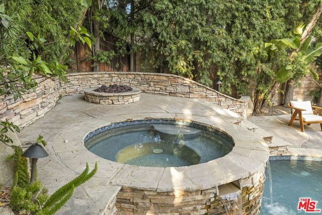 2233 Country Park Court, Thousand Oaks, CA 91362