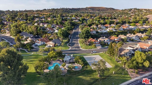 2233 Country Park Court, Thousand Oaks, CA 91362