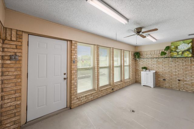 3211 Vernon Drive, Arlington, TX 76015