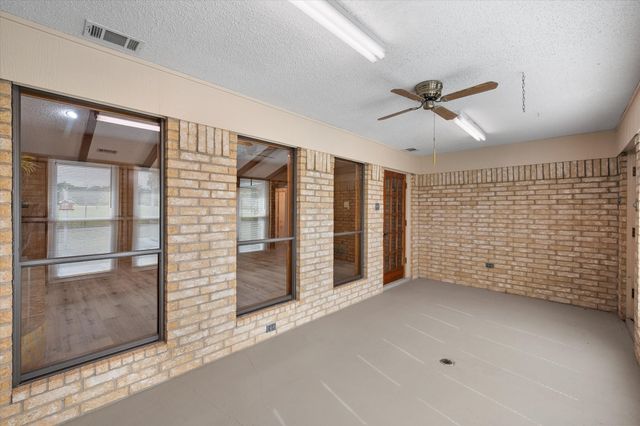 3211 Vernon Drive, Arlington, TX 76015
