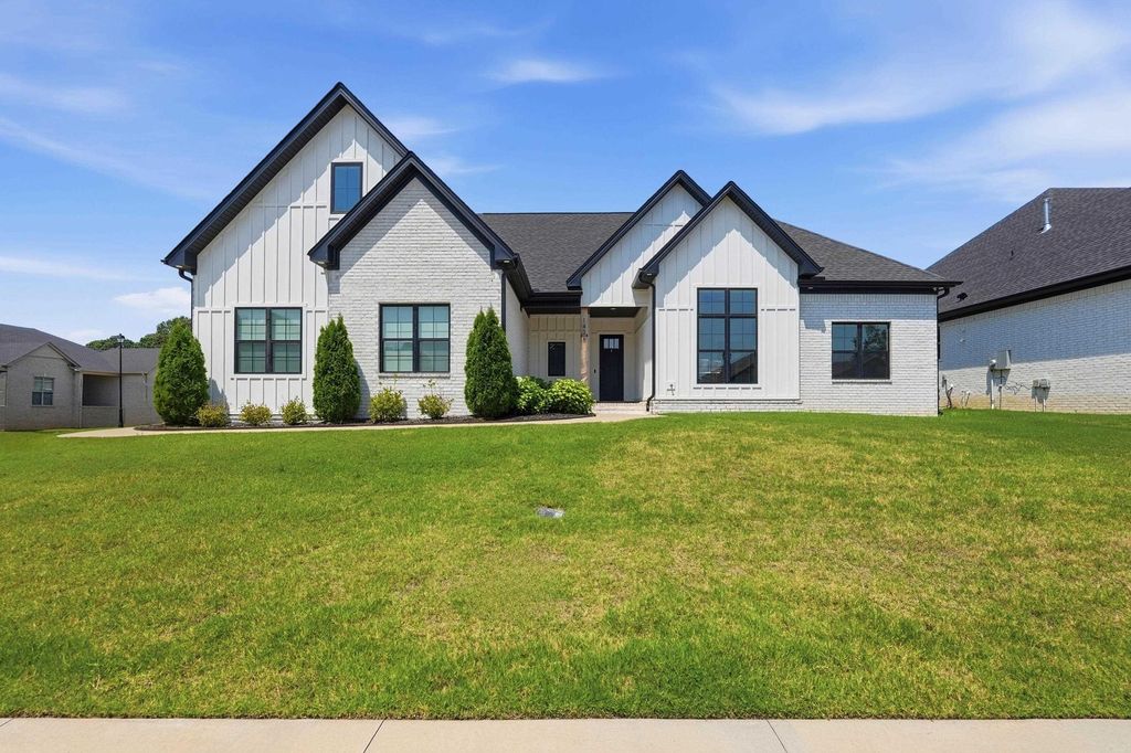 1475 Ronnie Weaver Drive, Conway, AR 72034