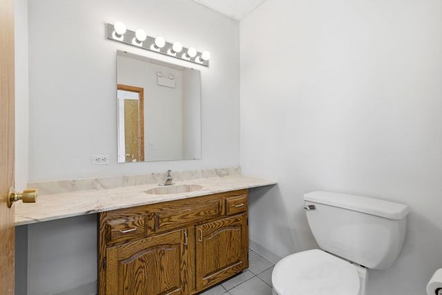 6301 N Northwest Highway, Chicago, IL 60631