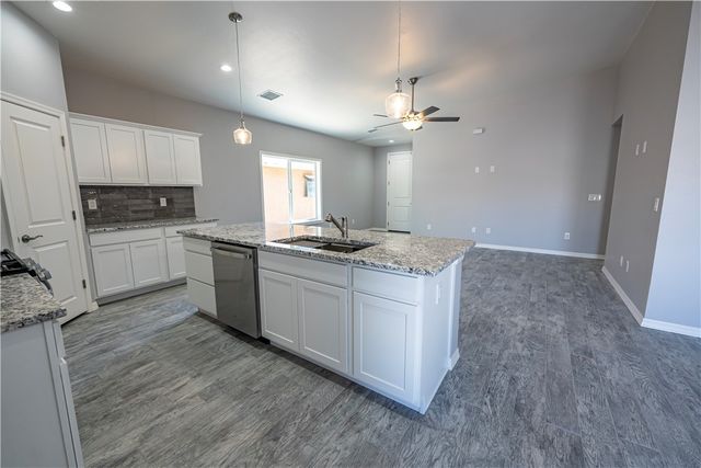 1707 Golden Gate Ave, Kingman, AZ 86401