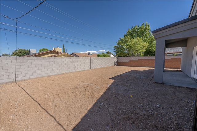 1707 Golden Gate Ave, Kingman, AZ 86401