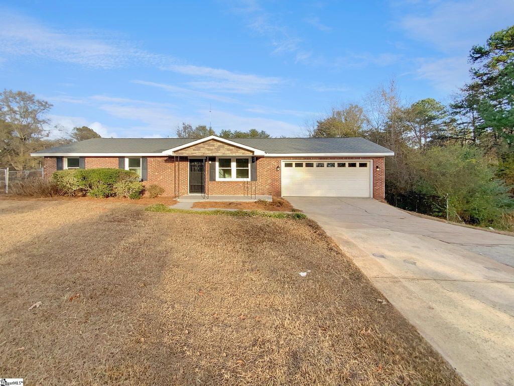 279 Finch Road, Wellford, SC 29385