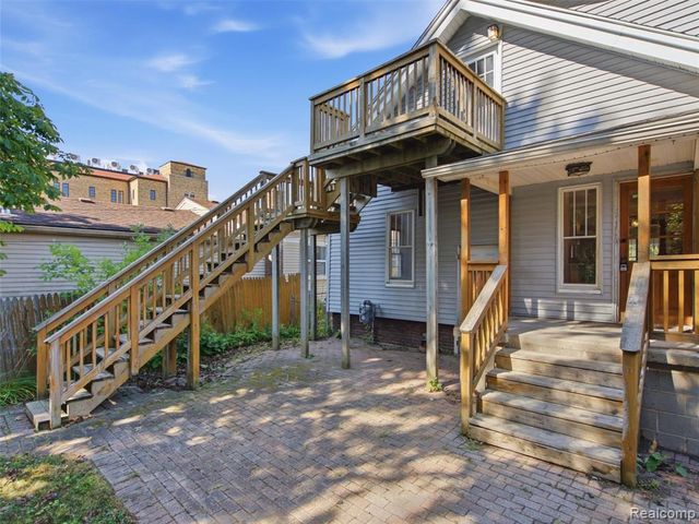 91 Oneida Street, Pontiac, MI 48341