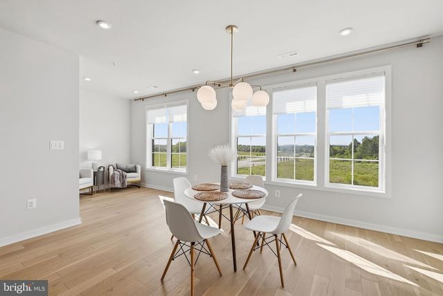 43556 CENTERGATE DR, Ashburn, VA 20148