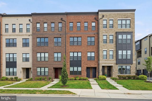 43556 CENTERGATE DR, Ashburn, VA 20148
