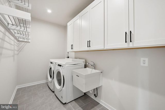 43556 CENTERGATE DR, Ashburn, VA 20148