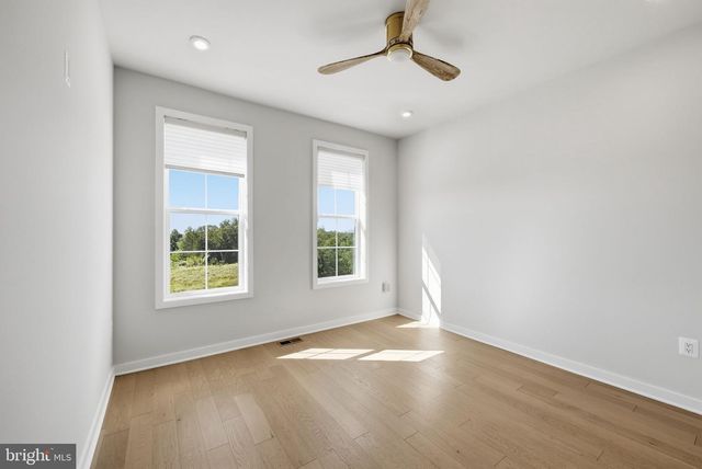 43556 CENTERGATE DR, Ashburn, VA 20148