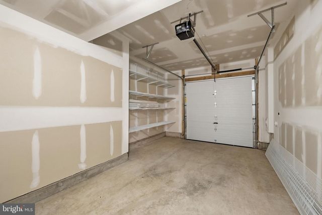 43556 CENTERGATE DR, Ashburn, VA 20148