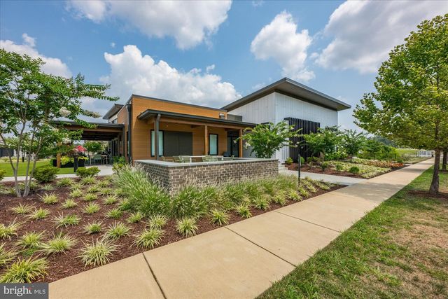 43556 CENTERGATE DR, Ashburn, VA 20148