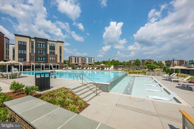 43556 CENTERGATE DR, Ashburn, VA 20148