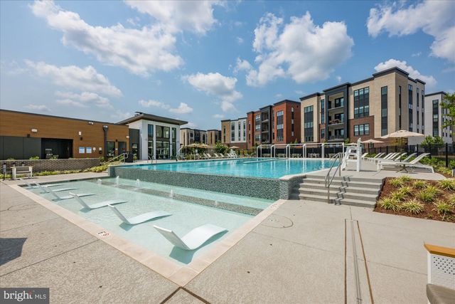 43556 CENTERGATE DR, Ashburn, VA 20148