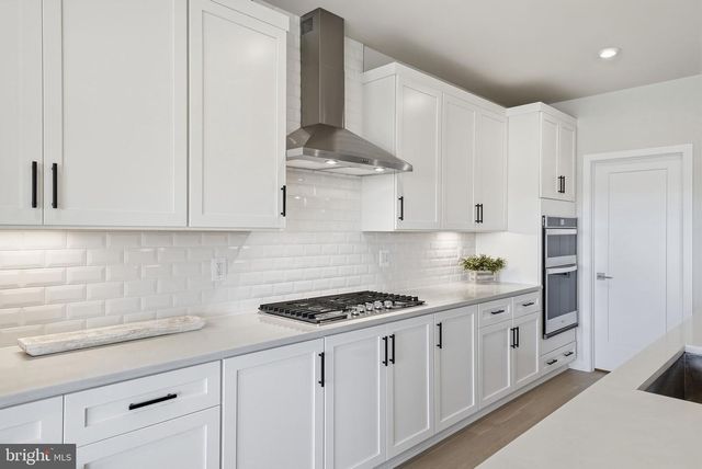 43556 CENTERGATE DR, Ashburn, VA 20148