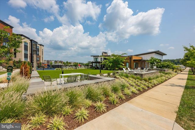 43556 CENTERGATE DR, Ashburn, VA 20148