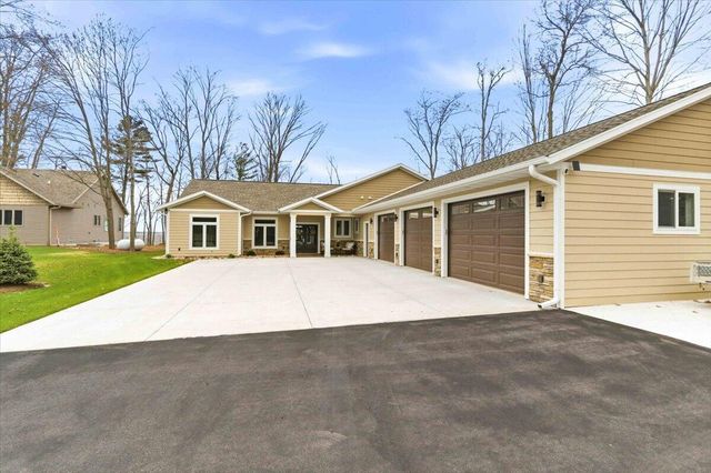 1870 Badger COURT, Arkdale, WI 54613