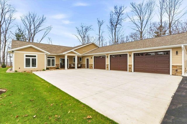 1870 Badger COURT, Arkdale, WI 54613