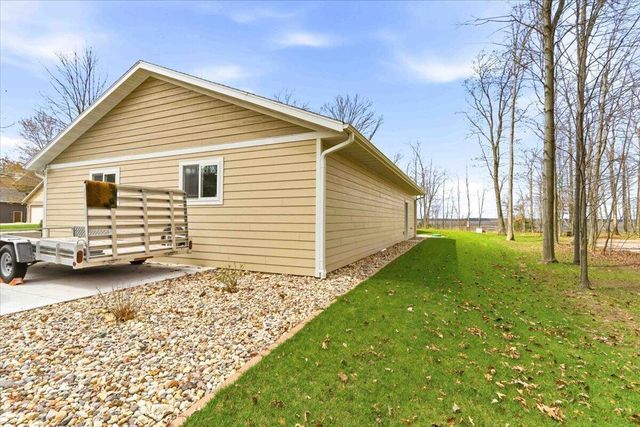 1870 Badger COURT, Arkdale, WI 54613