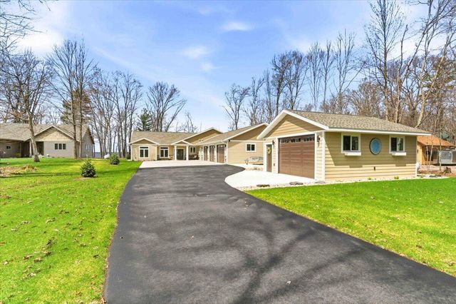 1870 Badger COURT, Arkdale, WI 54613