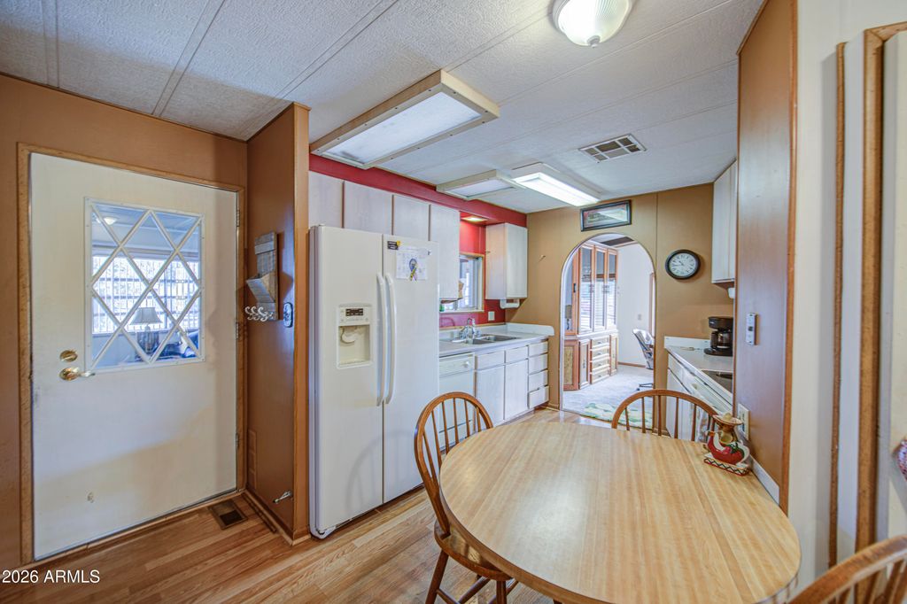 Image 18 of property listing at 7245 E BALMORAL Avenue, Mesa, AZ 85208