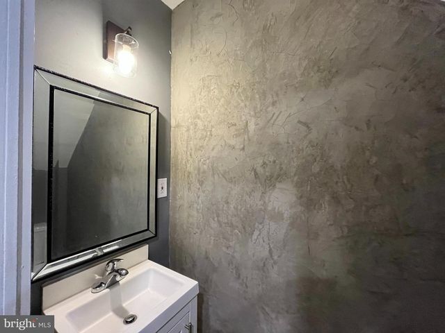 1642 N ASHBURTON ST, Baltimore, MD 21216