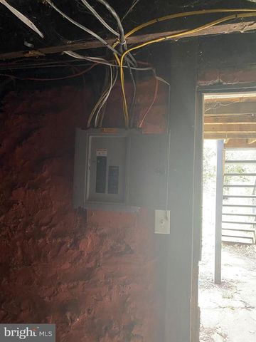 1642 N ASHBURTON ST, Baltimore, MD 21216