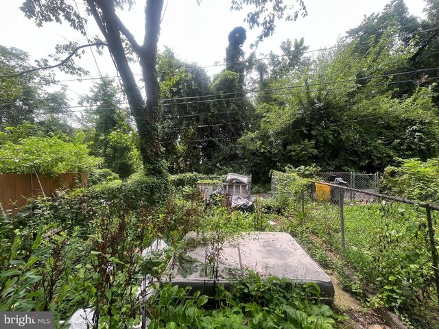 1642 N ASHBURTON ST, Baltimore, MD 21216