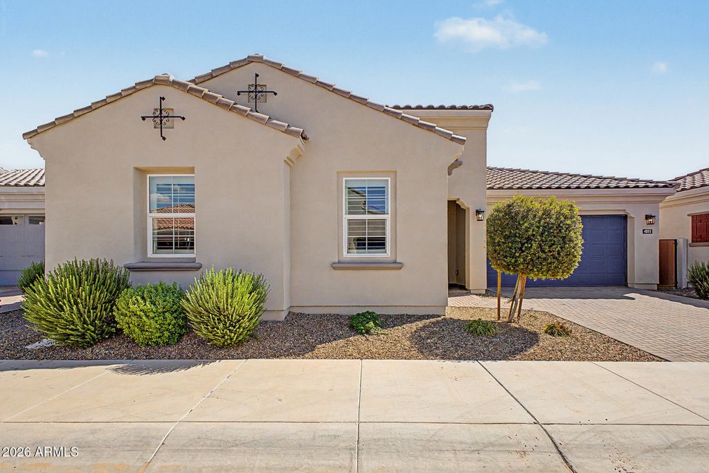 4015 E DAWSON Drive, Chandler, AZ 85249 — photo 2