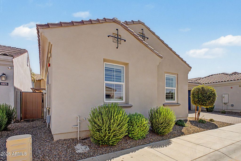 4015 E DAWSON Drive, Chandler, AZ 85249 — photo 3
