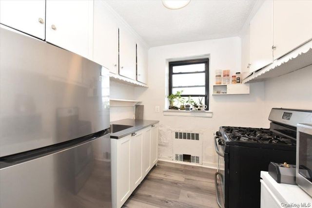 143-50 Hoover Avenue 219, Briarwood, NY 11435