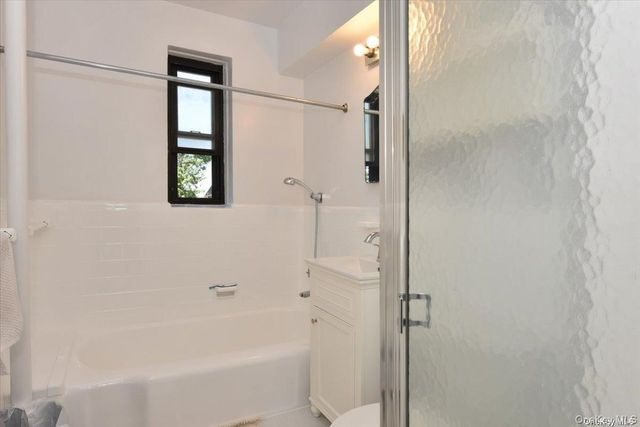 143-50 Hoover Avenue 219, Briarwood, NY 11435