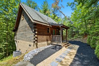 1922 Beach Front Drive, Sevierville, TN 37876