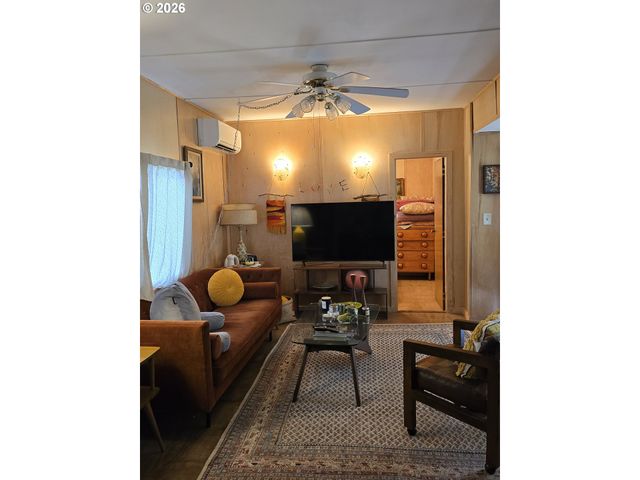 501 DIVISION Ave 28, Eugene, OR 97404