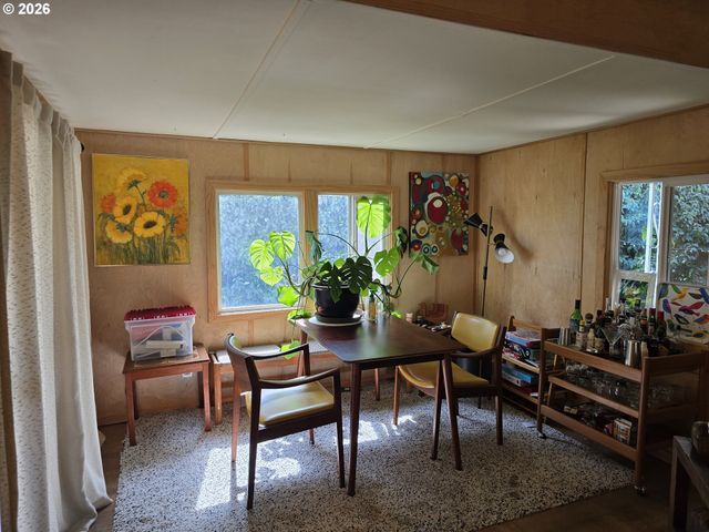 501 DIVISION Ave 28, Eugene, OR 97404