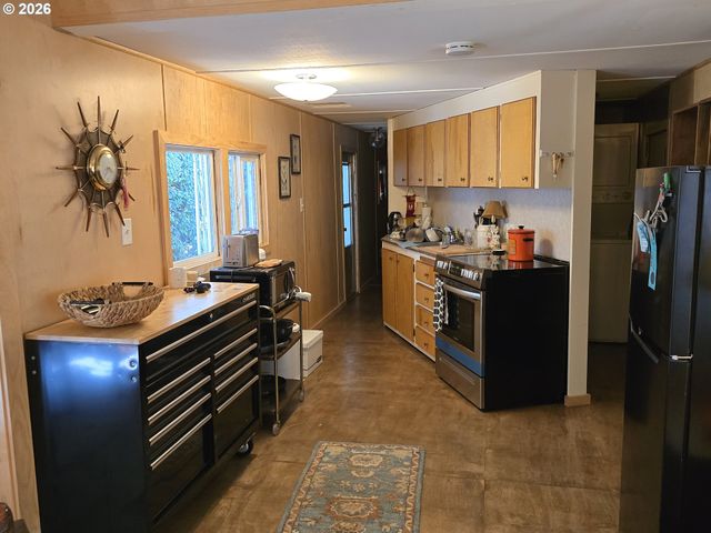 501 DIVISION Ave 28, Eugene, OR 97404