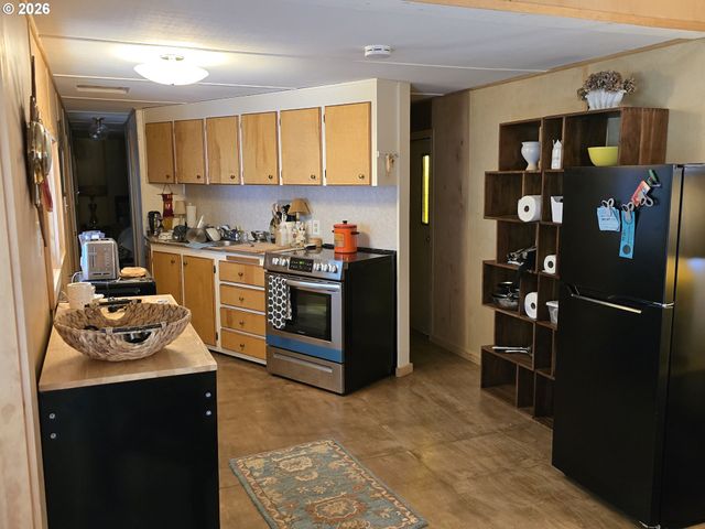 501 DIVISION Ave 28, Eugene, OR 97404