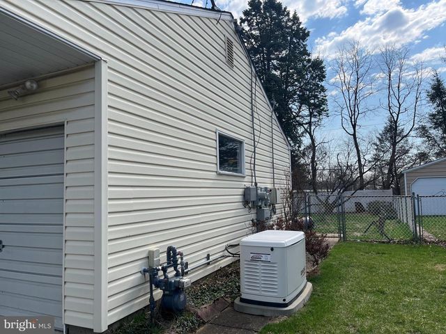 1327 LACEBARK ST, Feasterville Trevose, PA 19053